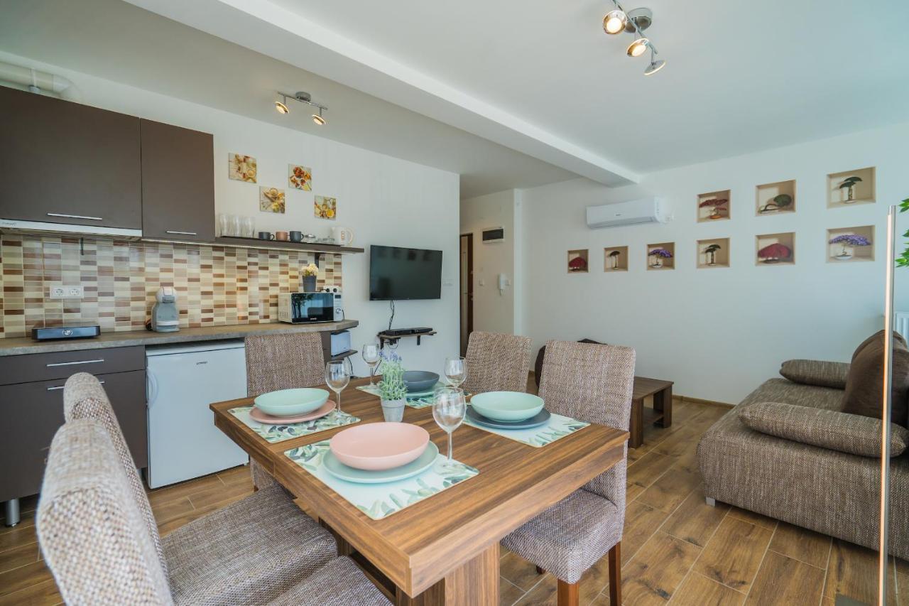 Gemini Apartments Siofok I., Iii. Extérieur photo